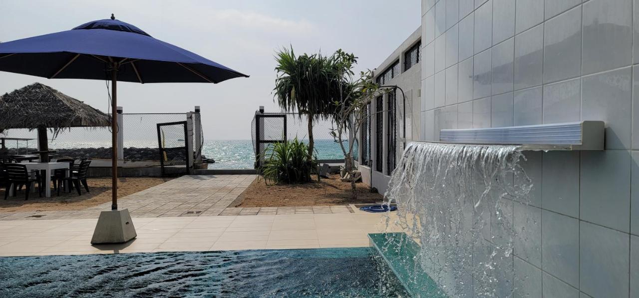 White Sand Villa - Beach Front هيكادوفا المظهر الخارجي الصورة