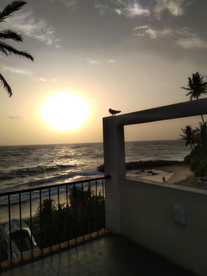 White Sand Villa - Beach Front هيكادوفا المظهر الخارجي الصورة