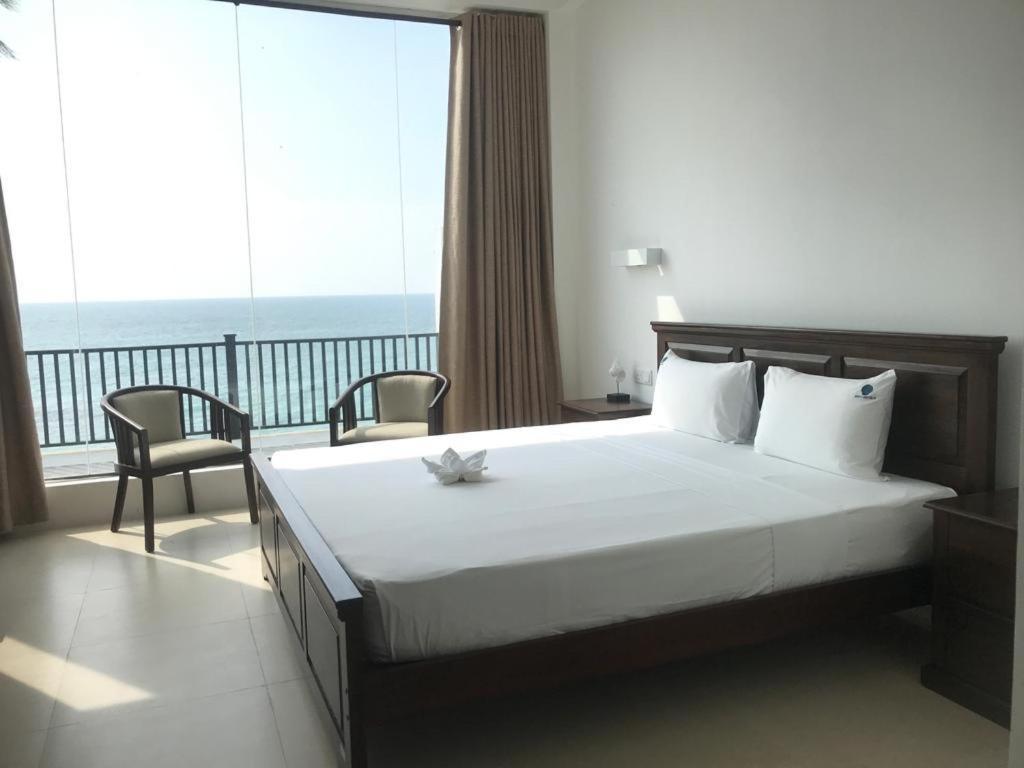 White Sand Villa - Beach Front هيكادوفا المظهر الخارجي الصورة