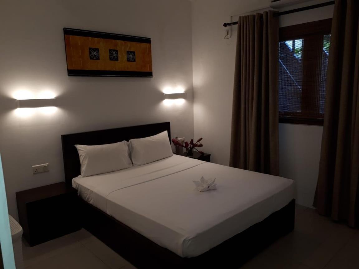 White Sand Villa - Beach Front هيكادوفا المظهر الخارجي الصورة