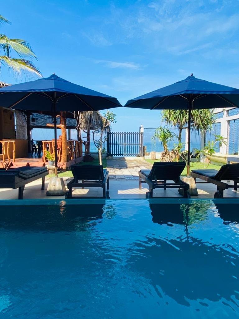White Sand Villa - Beach Front هيكادوفا المظهر الخارجي الصورة