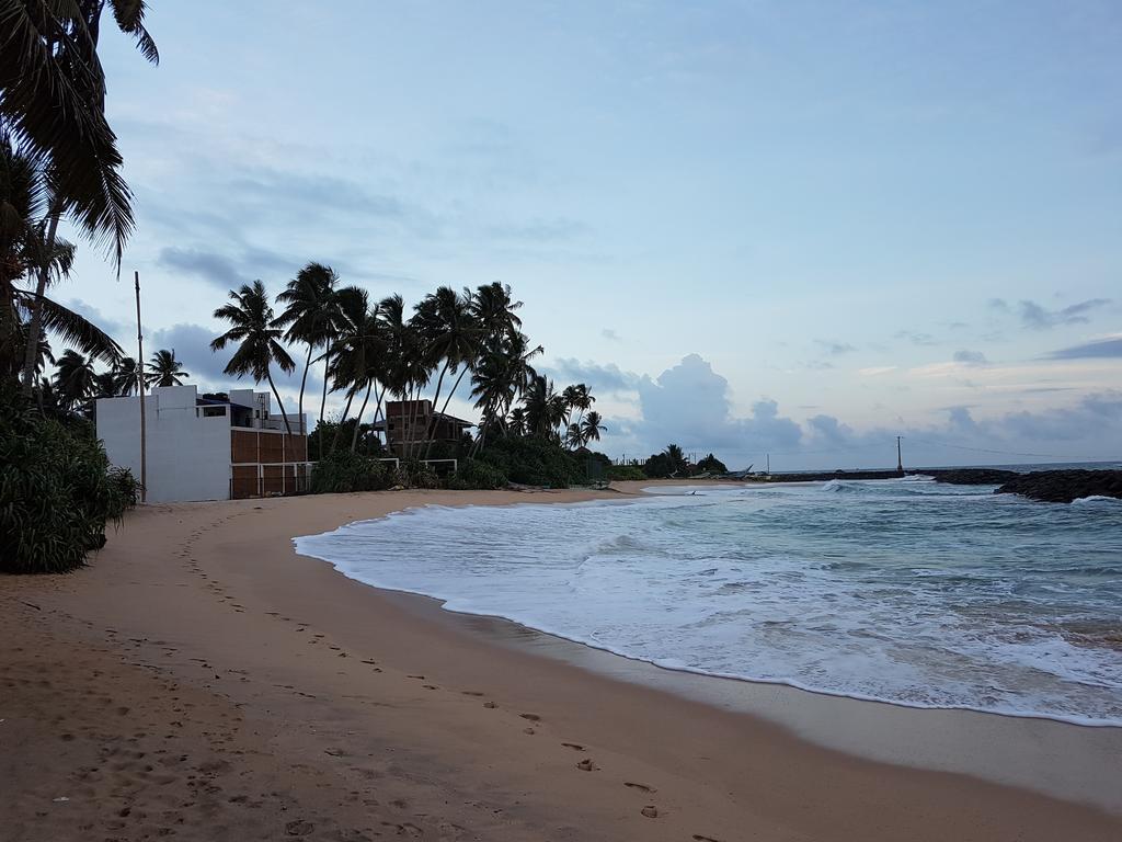 White Sand Villa - Beach Front هيكادوفا المظهر الخارجي الصورة