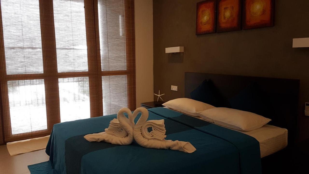 White Sand Villa - Beach Front هيكادوفا المظهر الخارجي الصورة