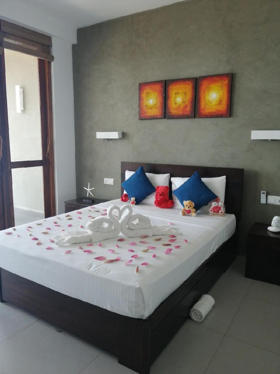White Sand Villa - Beach Front هيكادوفا المظهر الخارجي الصورة