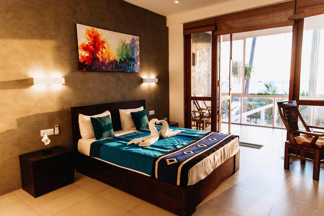 White Sand Villa - Beach Front هيكادوفا المظهر الخارجي الصورة