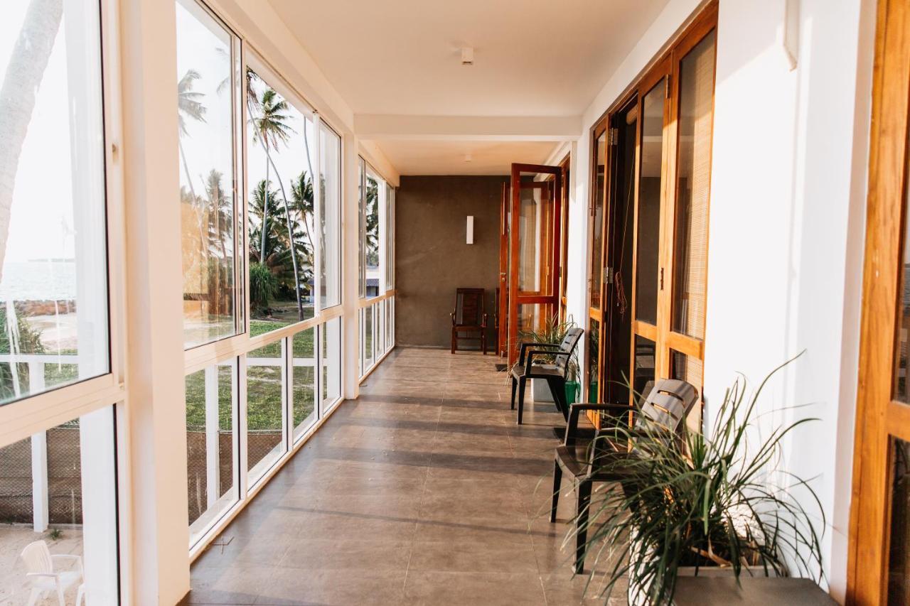 White Sand Villa - Beach Front هيكادوفا المظهر الخارجي الصورة